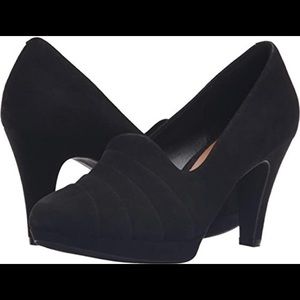 Clarks Narine Flora Black Suede Pumps